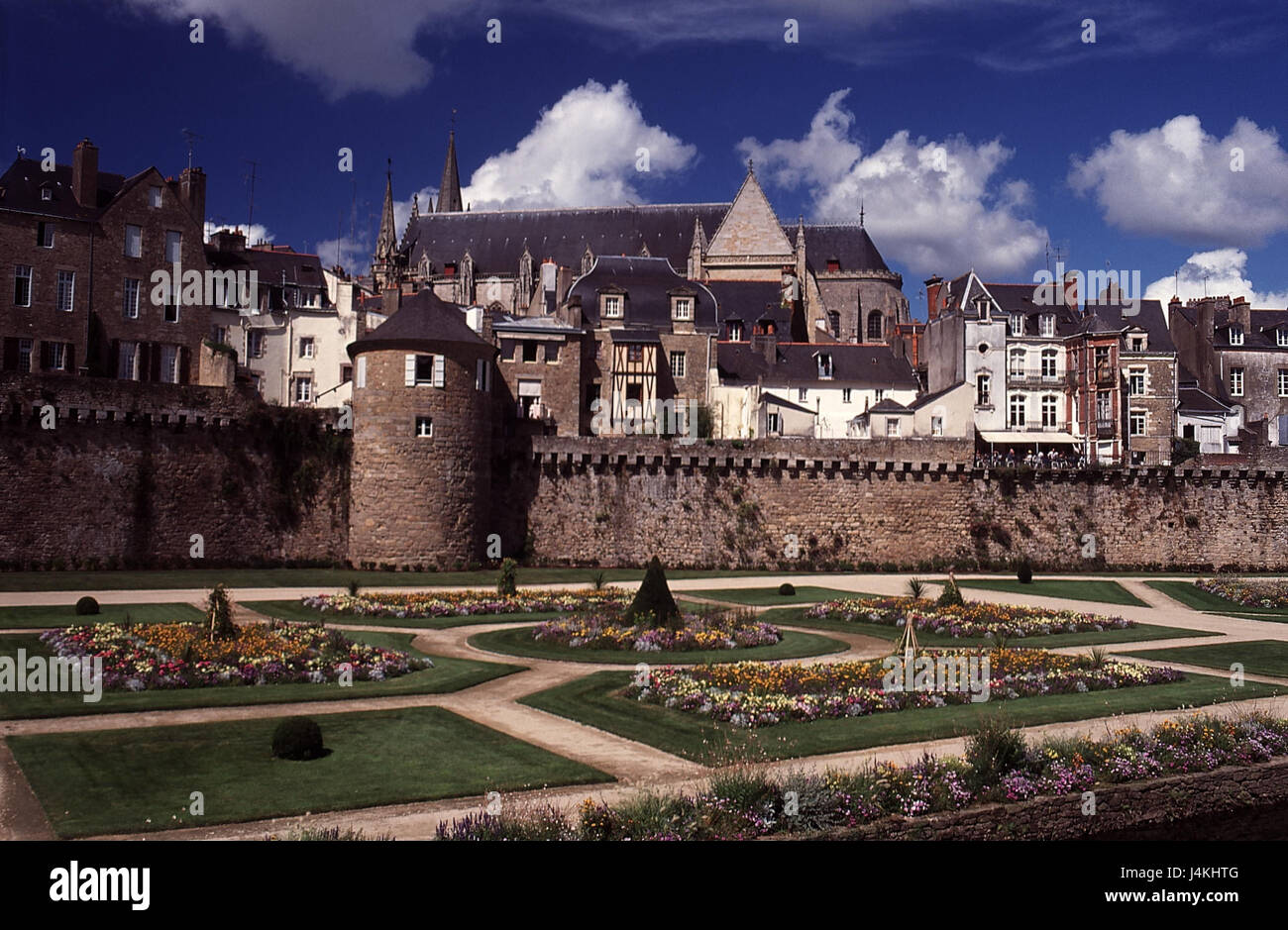 France, Brittany, Vannes, town view, cathedral St. Pierre, city wall
