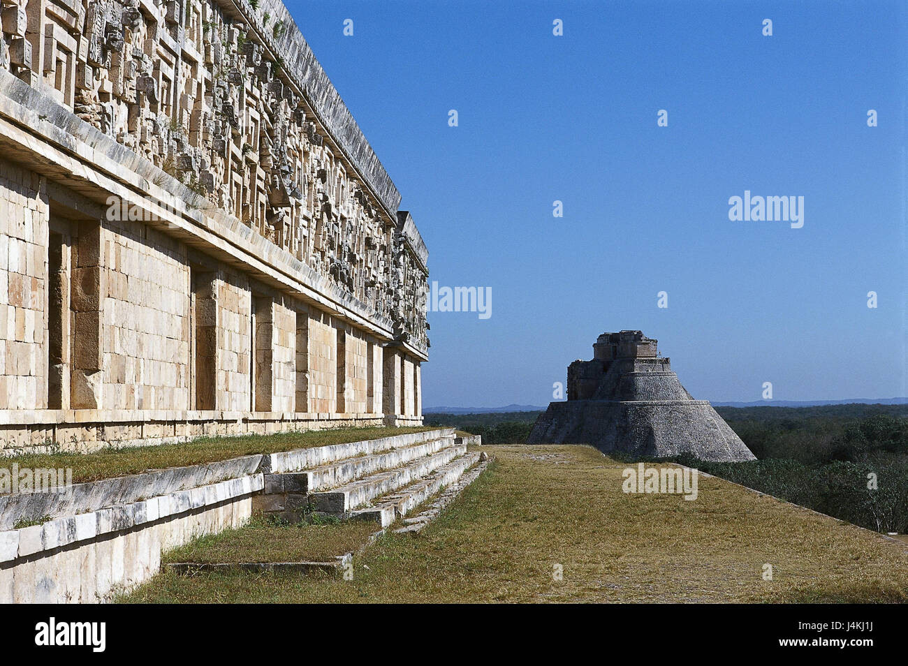 Mexico, Yucatan, Uxmal, governor's palace Palacio del Gobernador, palace of the Governeurs, government palace, Puuc style, ruin town, cult site, Maya's culture, UNESCO-world cultural heritage Stock Photo