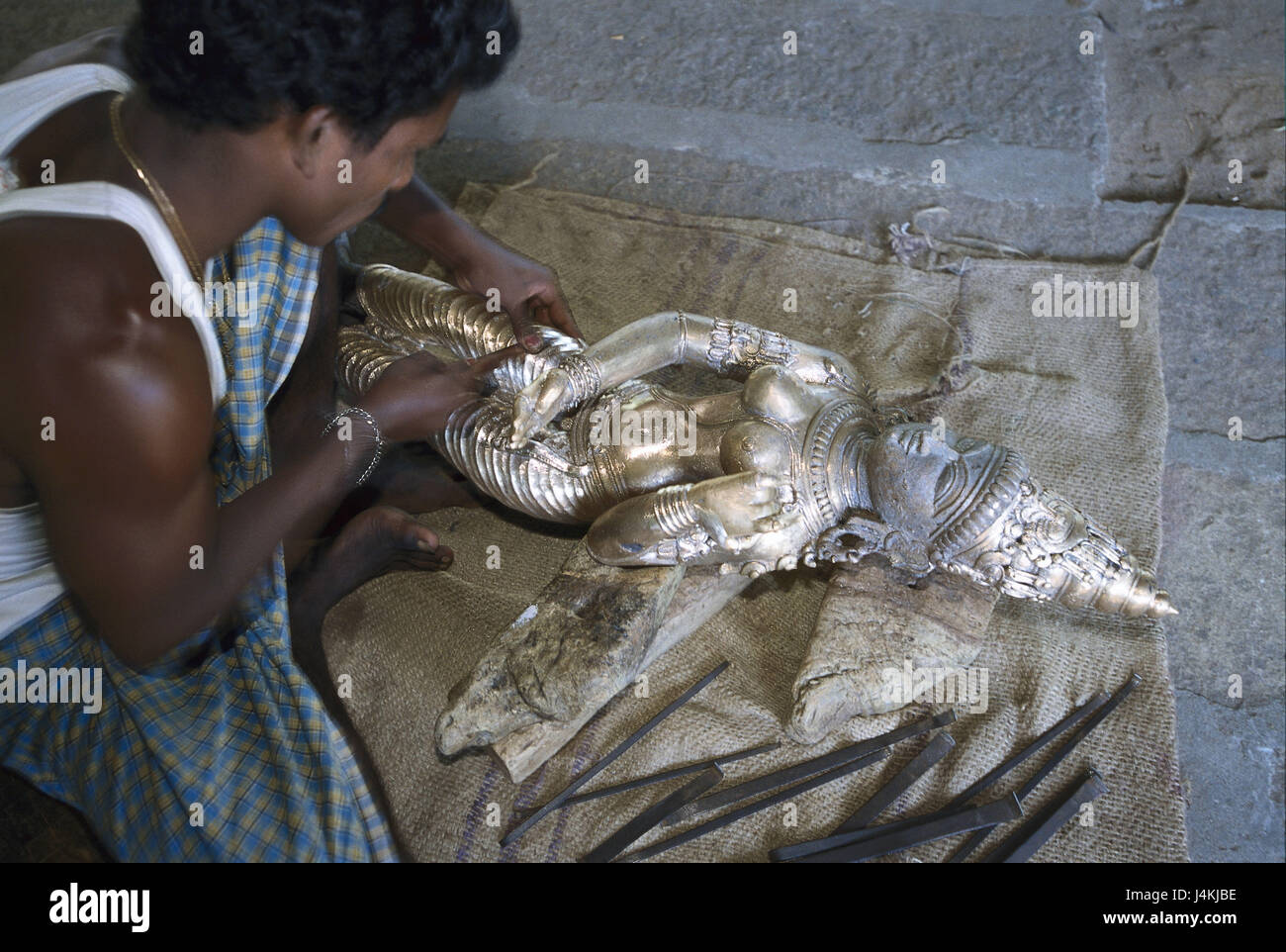 India, Tamil Nadu, Thanjavur, bronze sculpture, man, detail, treatment