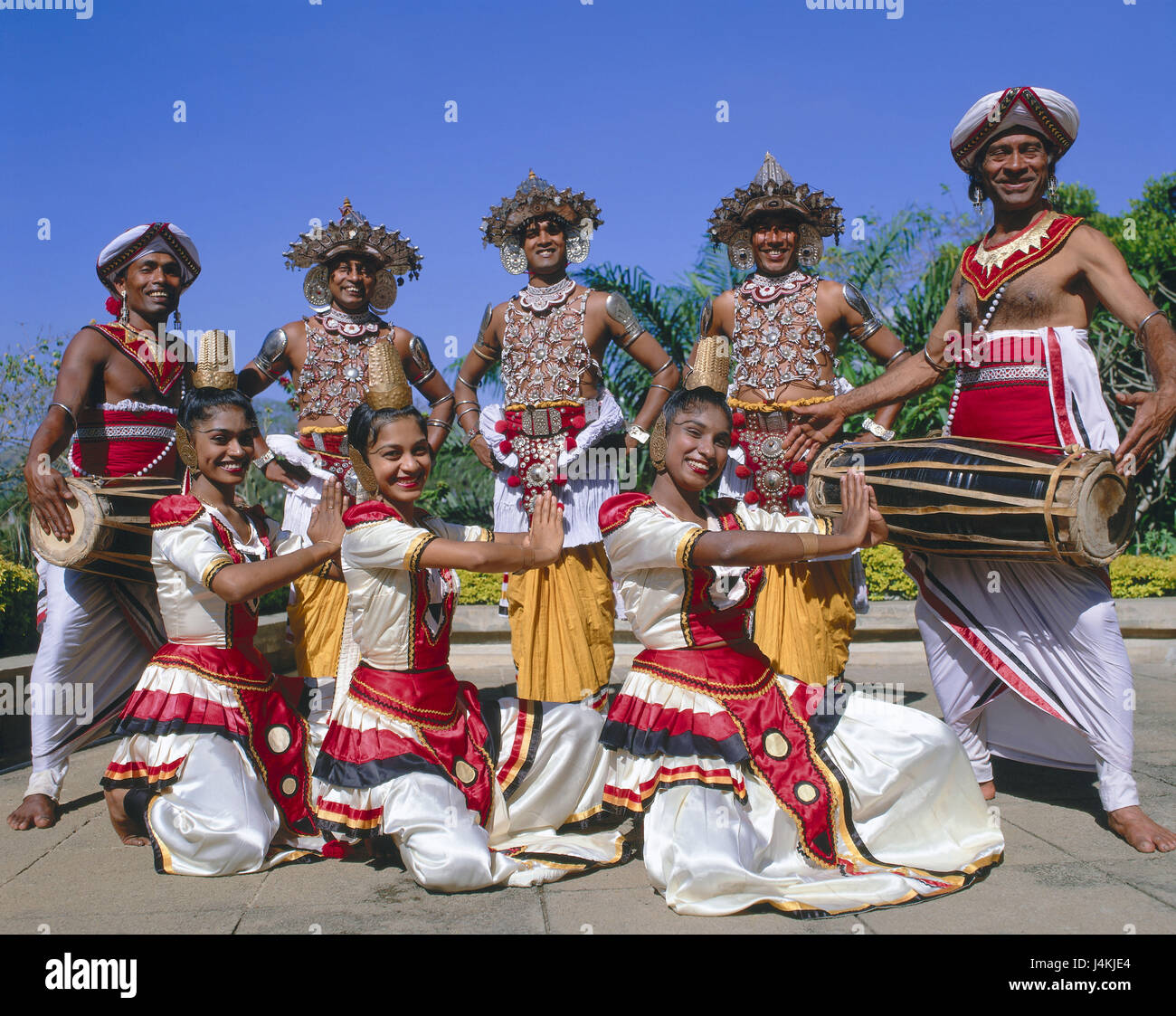 Sri Lanka, Kandy, dance group, clothes, traditionally, group picture
