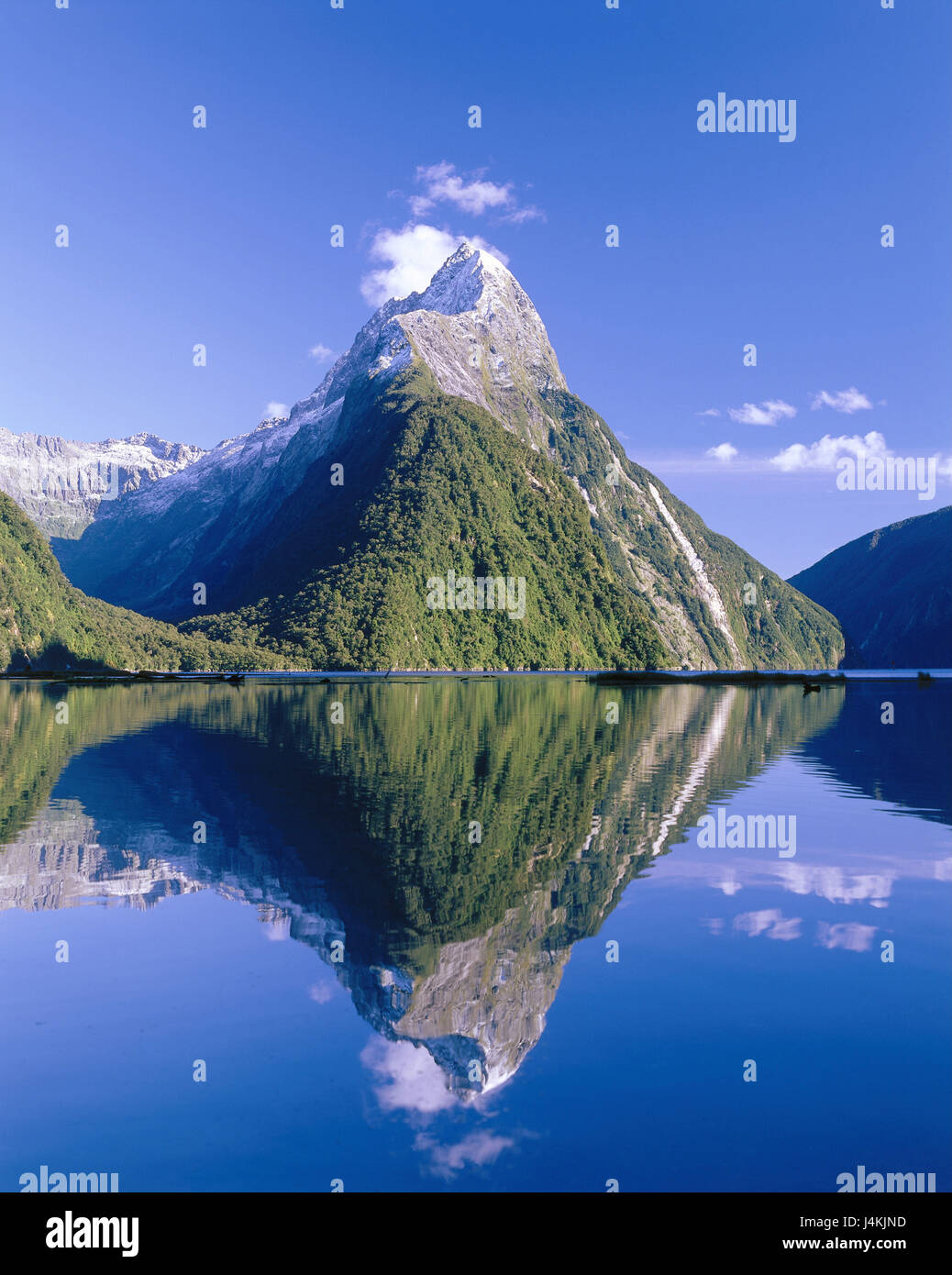 New Zealand, south island, fjord country national park, Mitre Peak New Zealand, mountain landscape, mountain, mountains, coast, fjord, water surface, mirroring, destination, place of interest, nature, rest, silence, Idyll Stock Photo