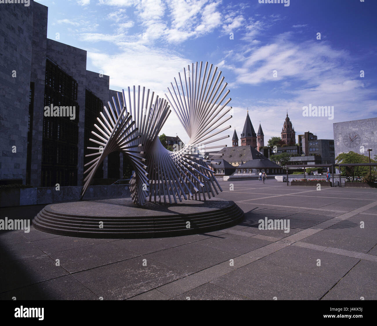 Germany, Rhineland-Palatinate, Mainz, Jockel fox's square, plastic 'vitality', city hall, cathedral St. Martin and piece Stephan of Europe, town view, city council, administration building, local government, architecture, square, city hall square, St. of art, art object, sculpture, artist Andreu Alfaro, art, places of interest, background Mainz cathedral, structure, historically, cultural asset, landmark, summer Stock Photo