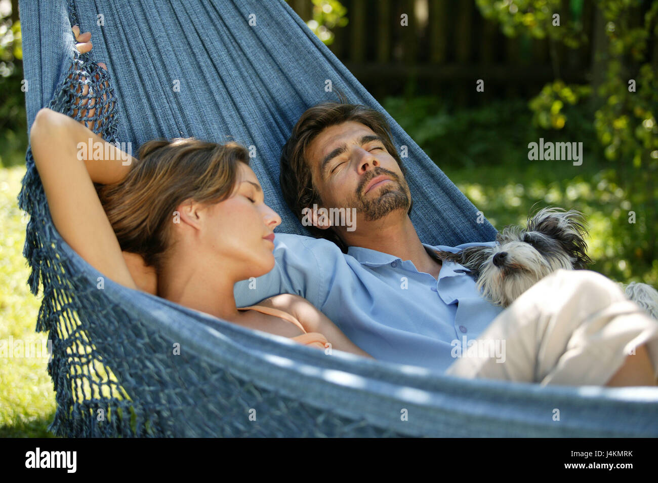 Garden, hammock, couple, dog, détente partnership, falls in love, love