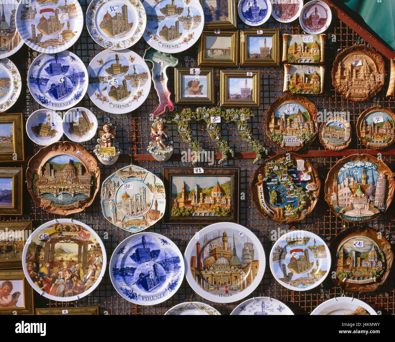 Italy, Tuscany, Florence, souvenir sales Europe, Southern Europe, town, business, sales, souvenirs, pictures, plates, paints, wall plate, craft, handicraft, tourism, destination Stock Photo - Alamy