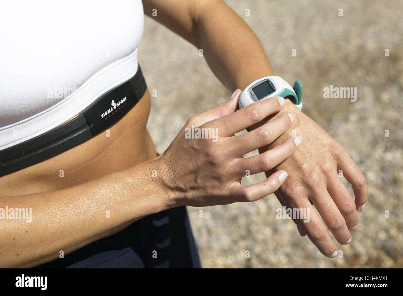 Jogger, wrist, pulse knife, check, mammary seat belt, detail summer