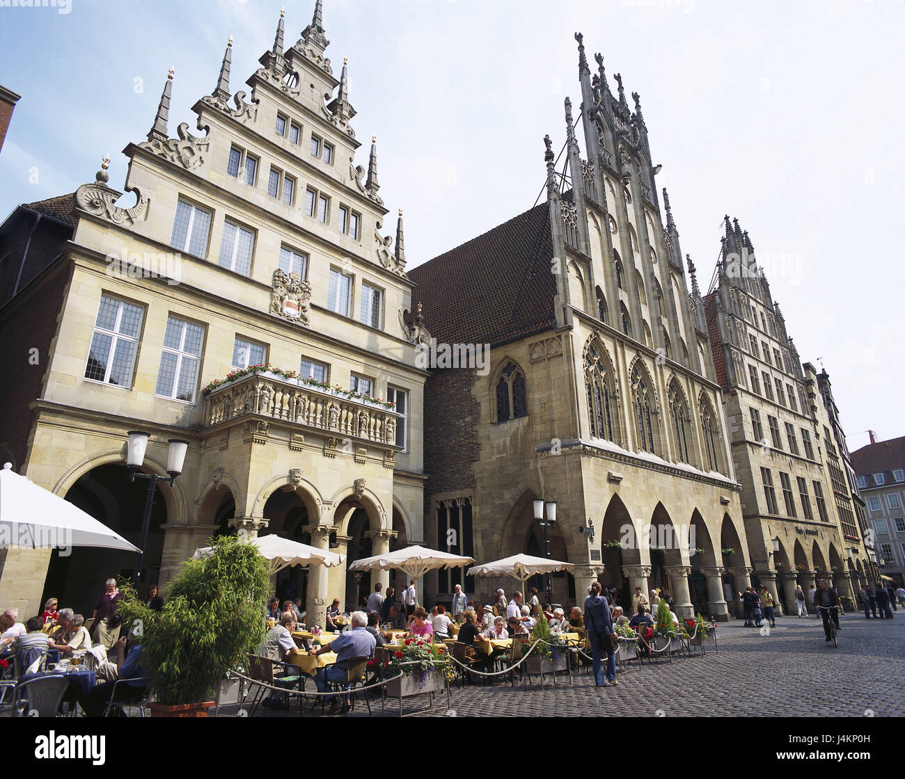 Germany, North Rhine-Westphalia, Münster, theatre director's market, town wine tavern, in 1615 - 16, street cafe of Europe, town, centre, Marktstrasse, shopping street, pedestrian area, shops, buildings, structure, Renaissance, architectural style, architecture, place of interest, cafe, bar, restaurant, guests, gastronomy, summer Stock Photo