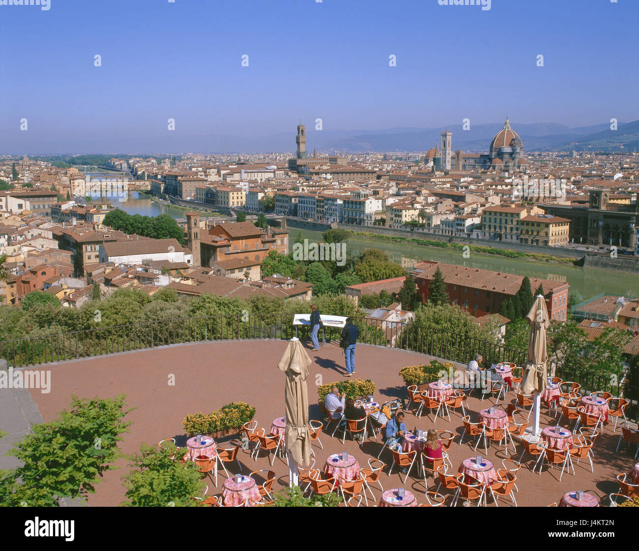 Italy, Tuscany, Florence, restaurant terrace, town overview, Old Town, cathedral, Palazzo Vecchio Europe, Southern Europe, town, Old Town, centre, city centre, historically, UNESCO-world cultural heritage, overview, landmark, cathedral Santa Maria del Fiore, Palazzo Vecchio, restaurant, terrace, guests, gastronomy, holiday destination Stock Photo