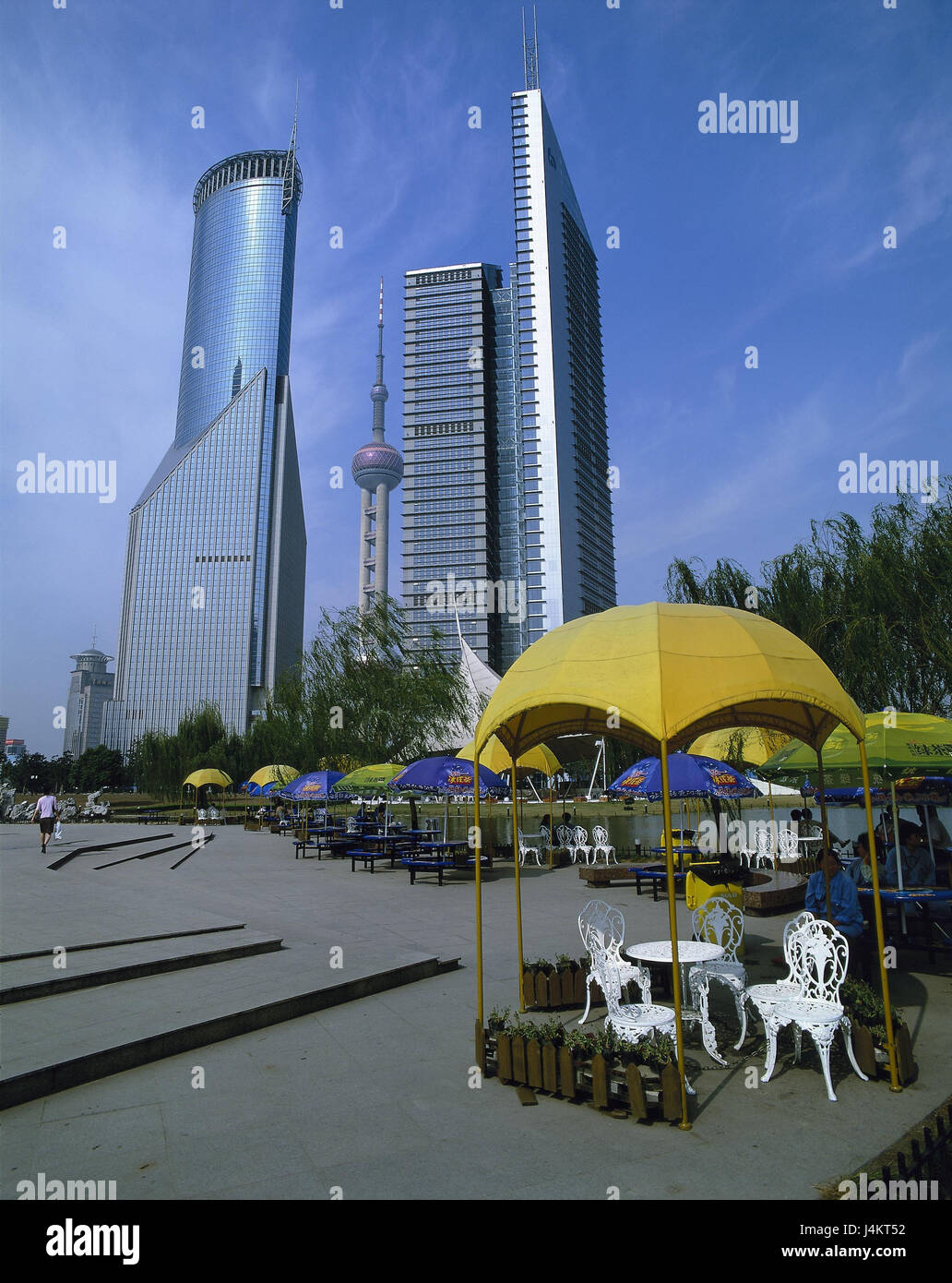 China, Shanghai, Pudong New area, Lujiazui gong yuan park, high rises, street cafe of Eastern China, Shanghai, economic centre, Yangzi metropolis, 'goal to the west', town view, town, view, commercial centre, industrial centre, structures, architecture, office building, skyscraper, seat opportunities, sunshades Stock Photo