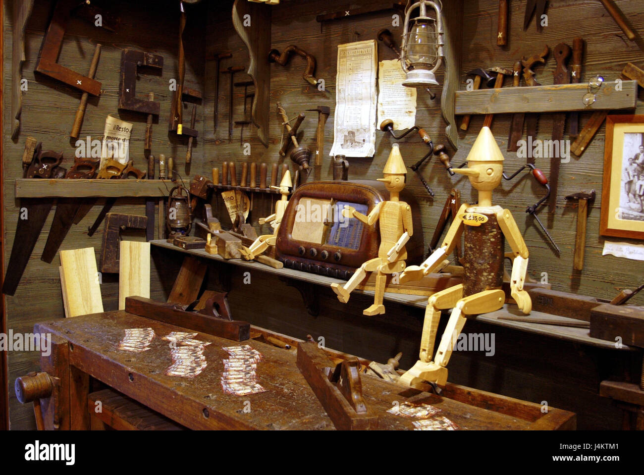 Italy, Rome, business, workbench, sales, toys, wooden characters