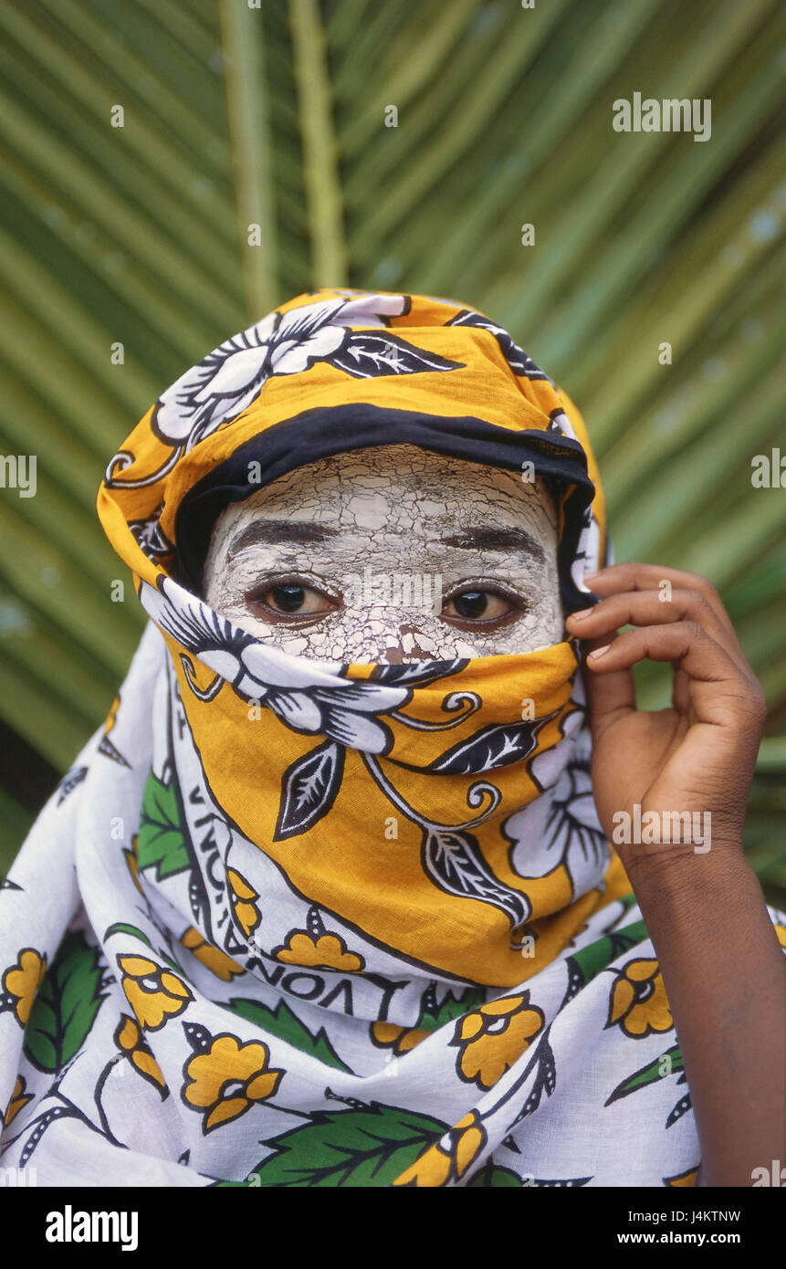 The Comoro Archipelago, island Anjouan, Dindi, woman, mask, veil, portrait, no model release! Africa, Indian ocean, island state, Nzwani, non-whites, swarthy, swarthy, locals, headgear, cloth, facial veil, veils, religiously, Moslem, Muslimin, Islam, faith, religion, mask, ritually, heat protection, sunscreen, shell protection, cooling, paste, natural, natural product, Traditionally Stock Photo