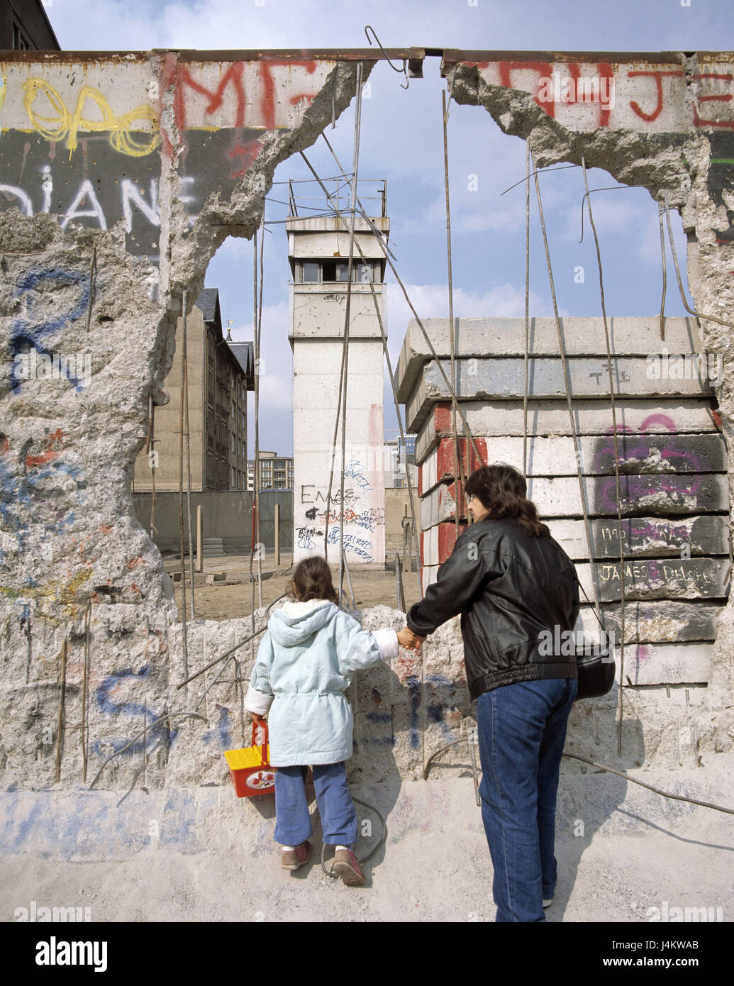 Germany, Berlin, Berlin Wall, Fall of the Wall, in 1989, mother, child, view, East Berlin, watch-tower, no model release, Europe, town, Fall of the Wall, border orifice, borderline case, opening of the Berlin Wall, reunion, event, historically, story, the GDR, margin, defensive wall, politics, woman, Stock Photo