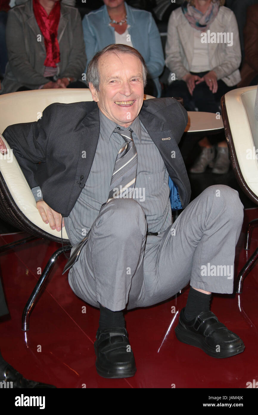 German ZDF TV Talkshow Markus Lanz at Fernsehmacher-Studio (Broadcast on 11th April 2017).  Featuring: Gerd Schnack (Autor, Mediziner) Where: HAMBURG, Germany When: 11 Apr 2017 Credit: Becher/WENN.com Stock Photo