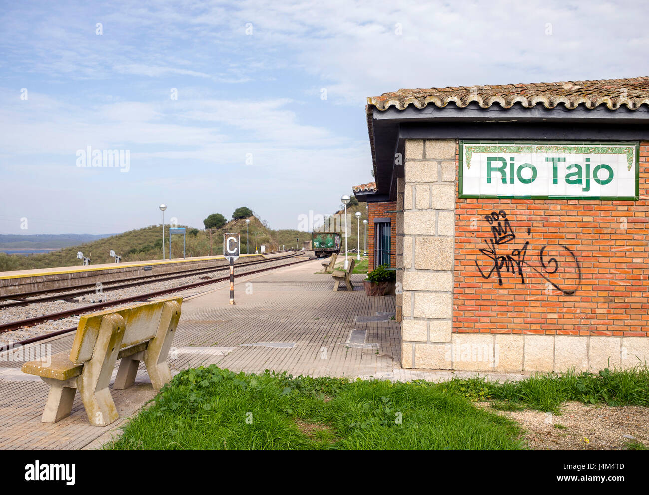 Antigua estación de tren Río Tajo en Cáceres, Extremadura, España. Stock Photo