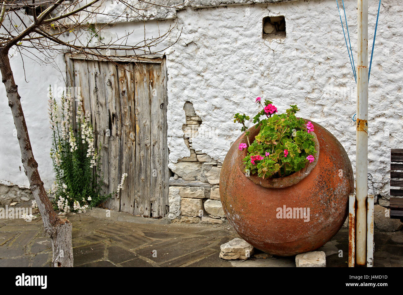 Picturesque alley in Laneia (or 'Lania') village,  one of the 'Villages of Commandaria, Limassol ('Lemessos') district, Cyprus. Stock Photo