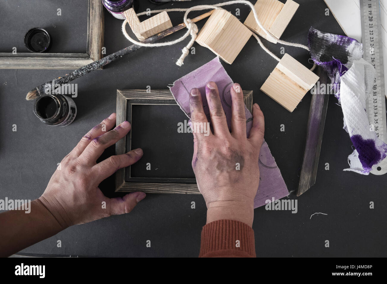 Hand sanding hires stock photography and images Alamy