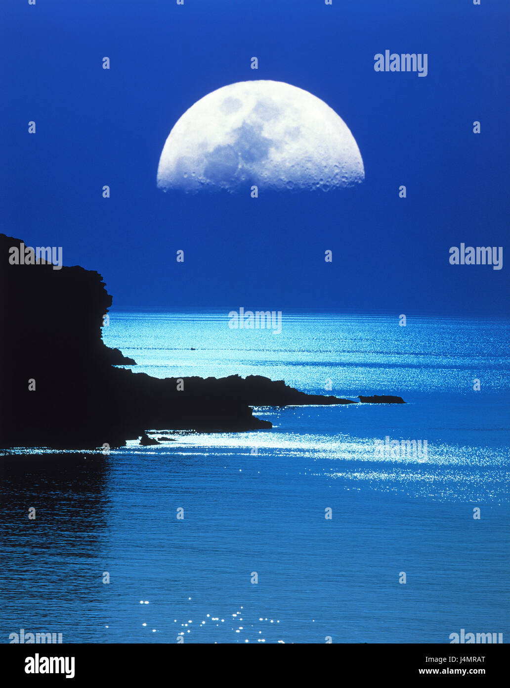 Moonlight Water Hi Res Stock Photography And Images Alamy