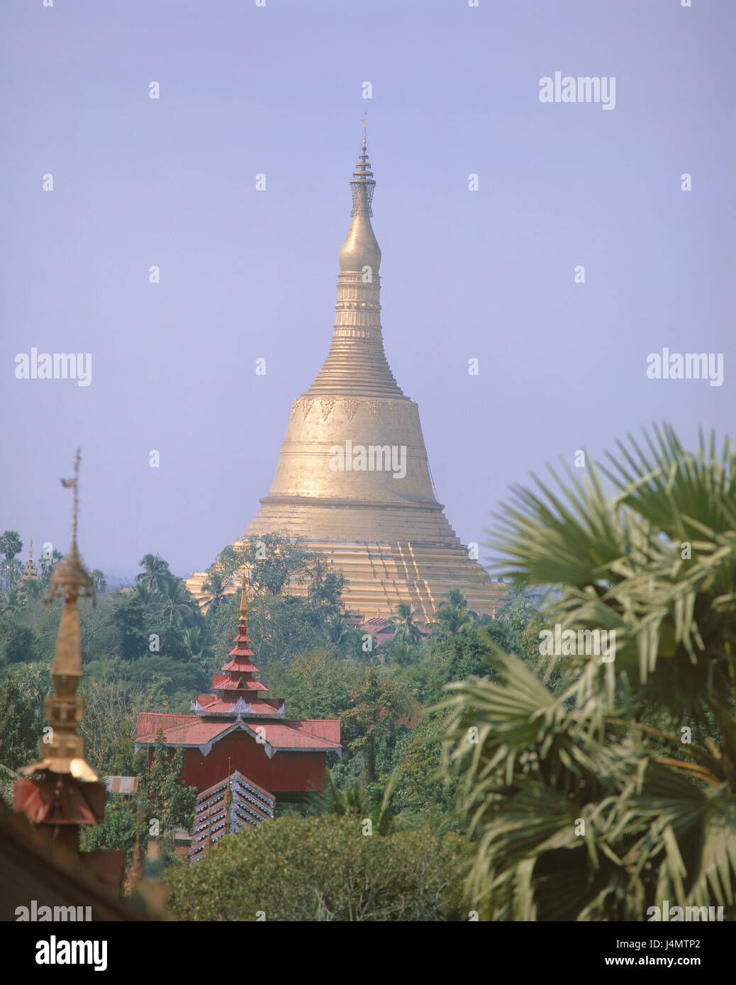 Burma, Bago, Shwemawdaw Paya pagoda Asia, South-East Asia, Indochina, Burma, Pyidaungsu Myanmar Naingngandaw, Pegu, town, place of interest, landmark, Shwemawdaw pagoda, Stupa, 84 metres high, gilds, gold, Golden, architecture, structure, architecture, faith, religion, sacred construction, Buddhism Stock Photo