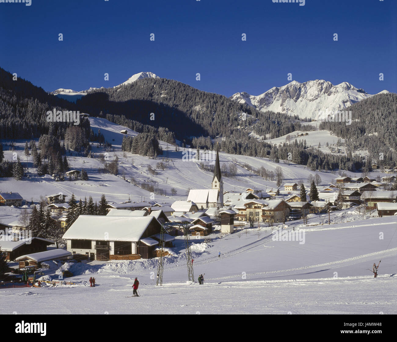 Austria, Salzburg lime alps, Tennengebirge, St. Martin, local view, snow, skier Europe, republic, alps, Eastern Alps, northern lime alps, mountains, mountains, season, winter, wintry, place, place, winter sports, winter sports place, tourism, tourist resort, departure, valley departure, ski lift, cross-country trail Stock Photo