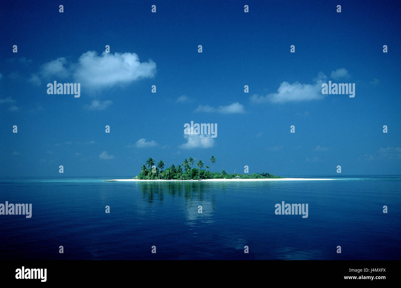 Maldives island, unoccupied Stock Photo Alamy