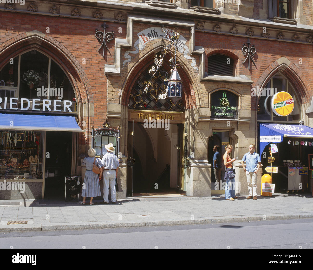 Rathskeller restaurant hi-res stock photography and images - Alamy