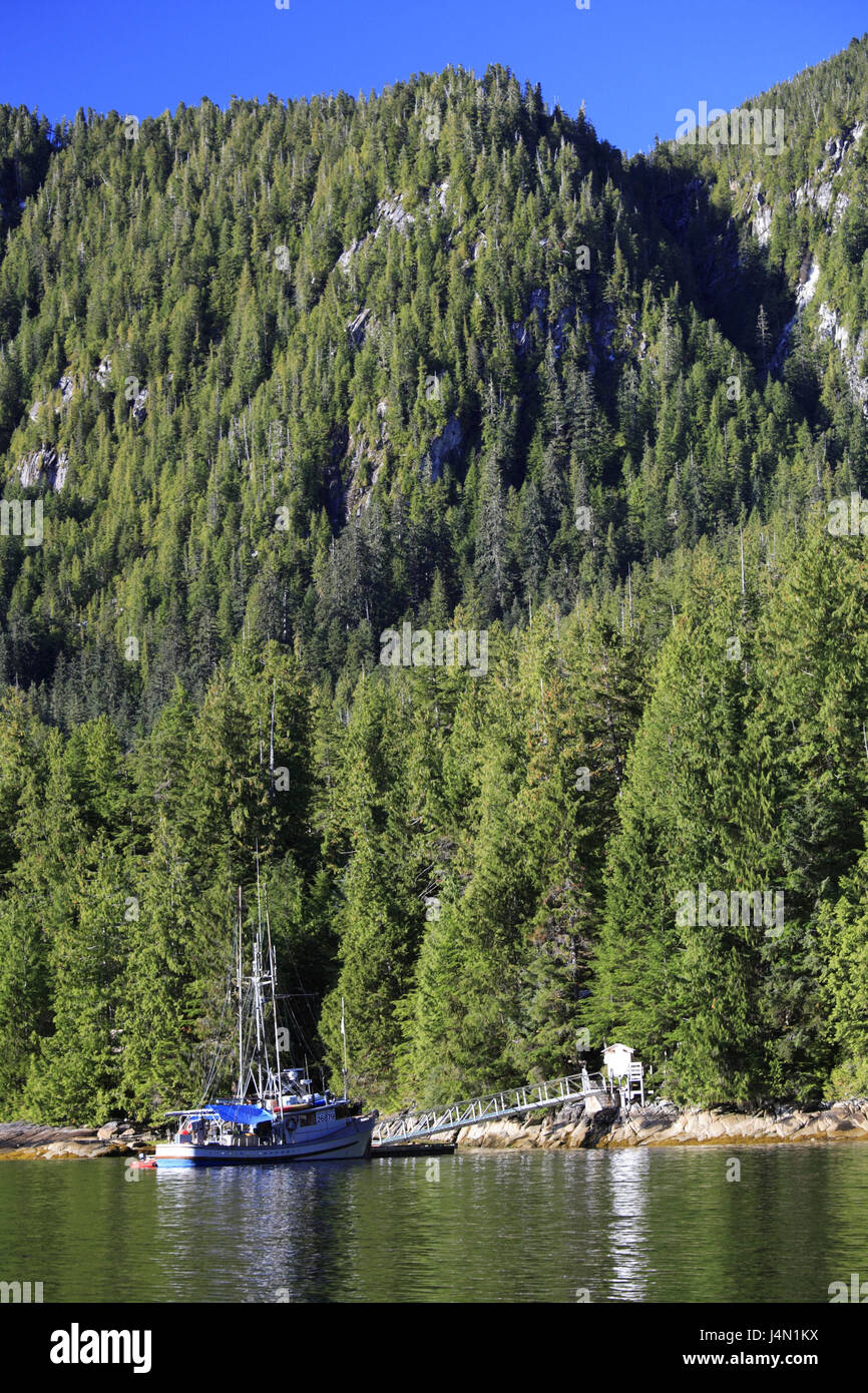 Canada, British Columbia, Great Bear Rainforest, Princess royal Iceland, coast, sailboats, landing stage, sea, Stock Photo