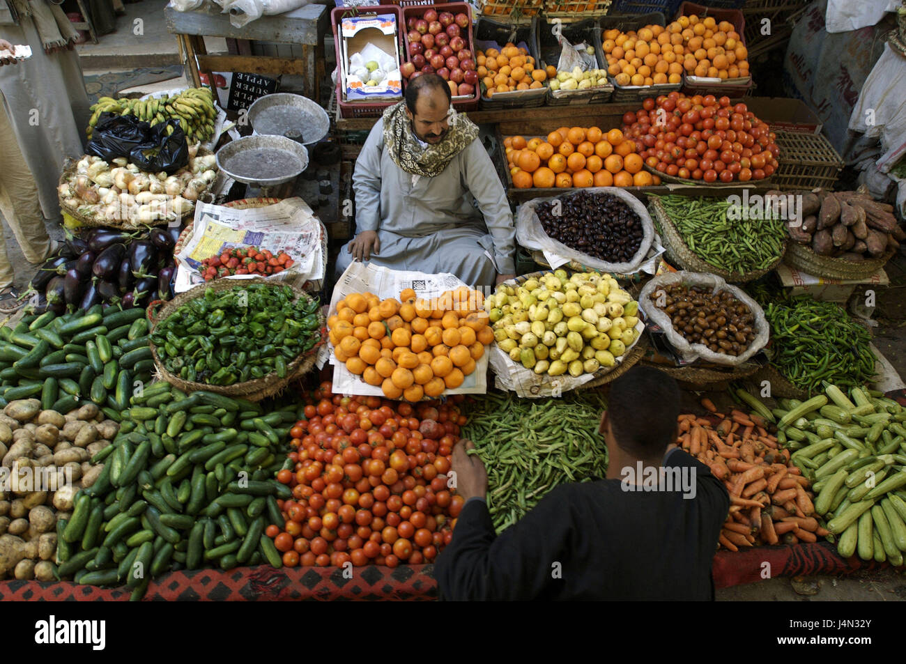 Egypt, Nile valley, Luxor, Souk, dealer, vegetables, fruit, knowledge, Stock Photo