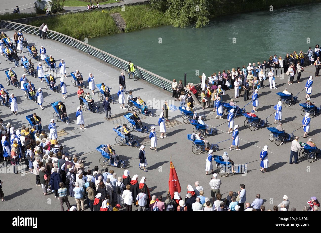France, Lourdes, river, bridge, procession, pilgrim, HittingPyrenees