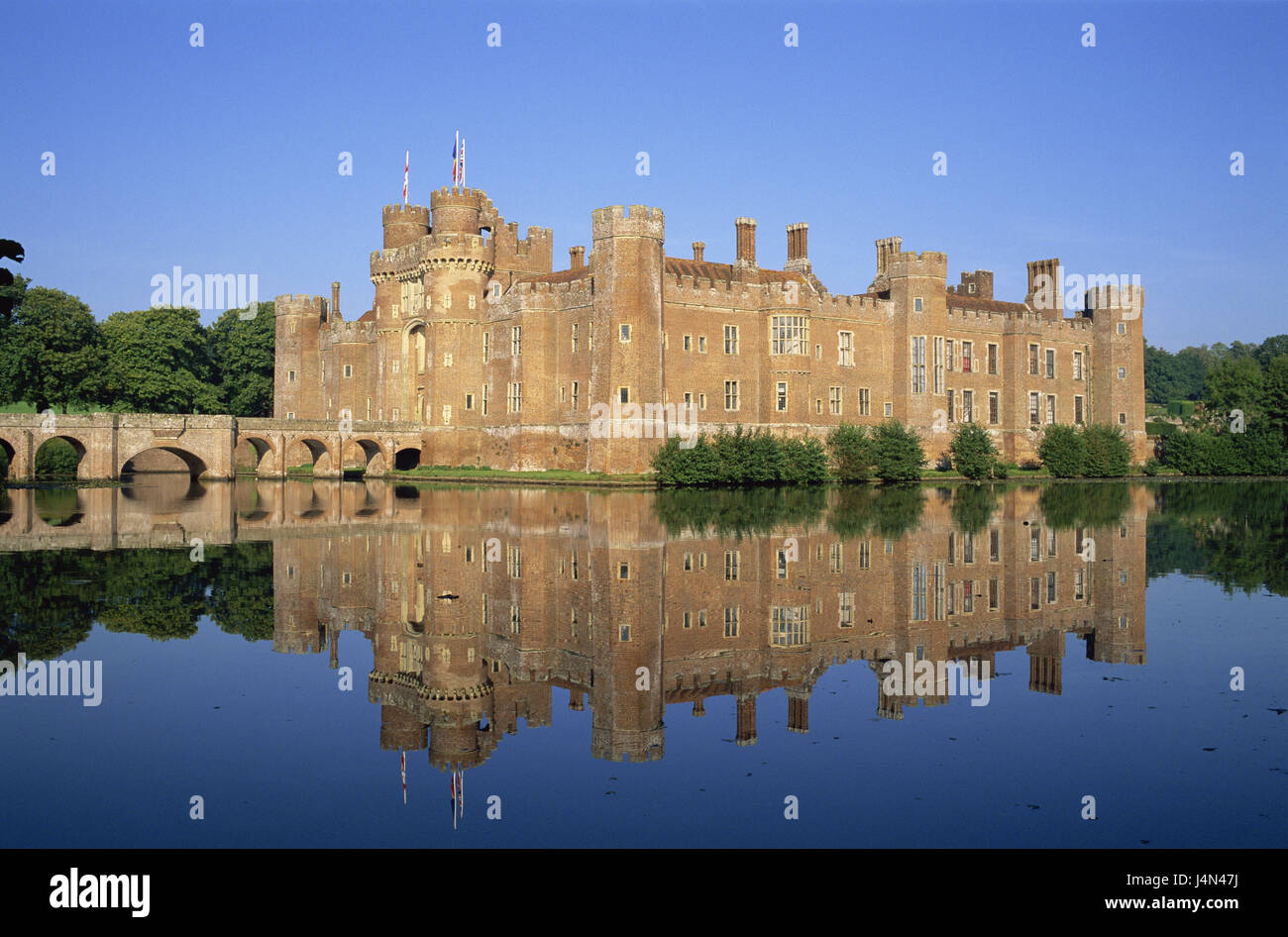 Great Britain, England, Sussex, Herstmonceux Castle, mirroring, water surface, Stock Photo