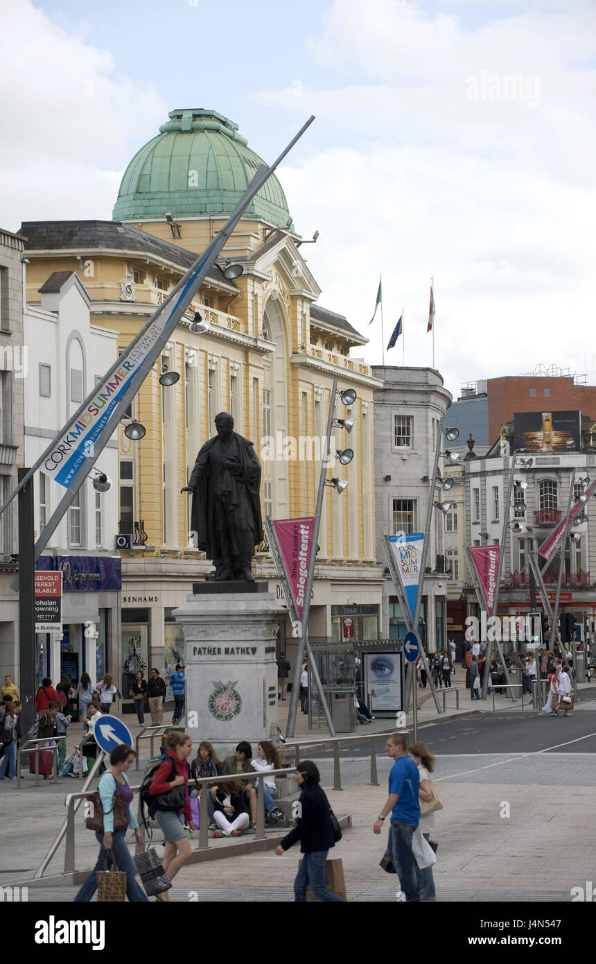 Ireland, Munster, Cork county, Cork, St. Patrick's Street, shopping street, monument, Stock Photo