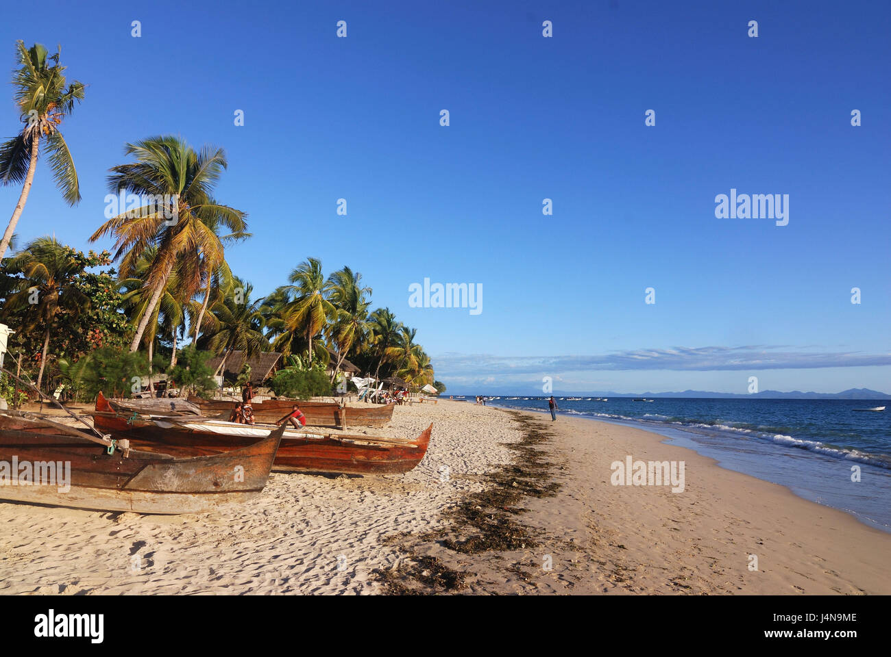 Beach Boats Sea Ambatoloaka Nosy Be Madagascar Stock Photo Alamy beach-boats-sea-ambatoloaka-nosy-be-madagascar-stock-photo-alamy
