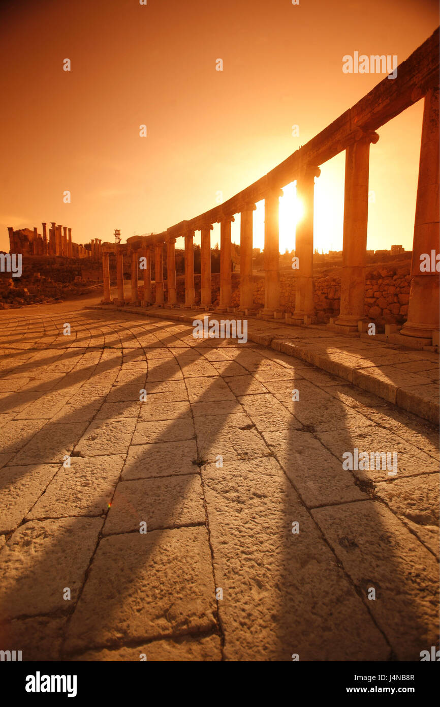 The Middle East, Jordan, Jerash, ruin site, pillars, evening light