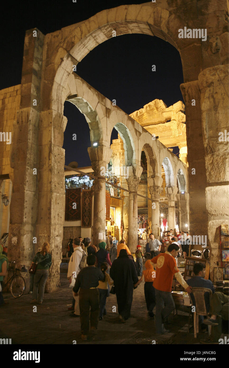Syria, Damascus, Old Town, Souq Al Hamidiyya, passersby, evening
