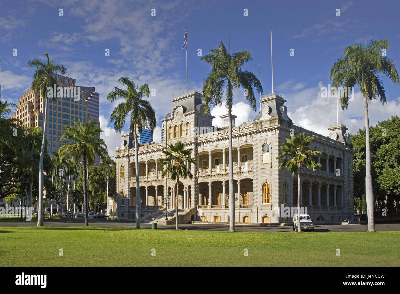 The USA, Hawaii, Oahu Iceland, Honolulu, Capitol, palms, the Hawaiian Islands, town, destination, place of interest, culture, Capitol, parliament, government, building, architecture, turf, Stock Photo