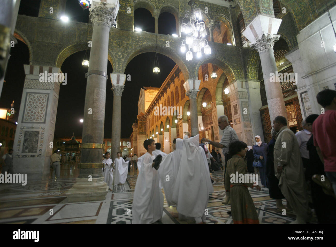 Syria, Damascus, Old Town, Umayyad mosque, inner courtyard, believers, evening, building