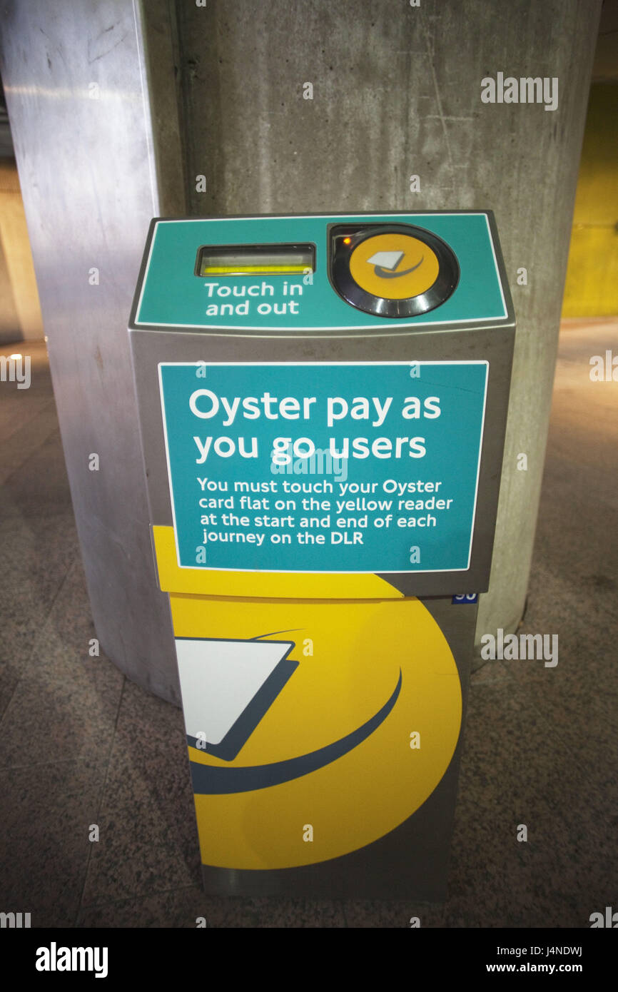 Great Britain, England, London, underground, Oyster Card, ticket reader