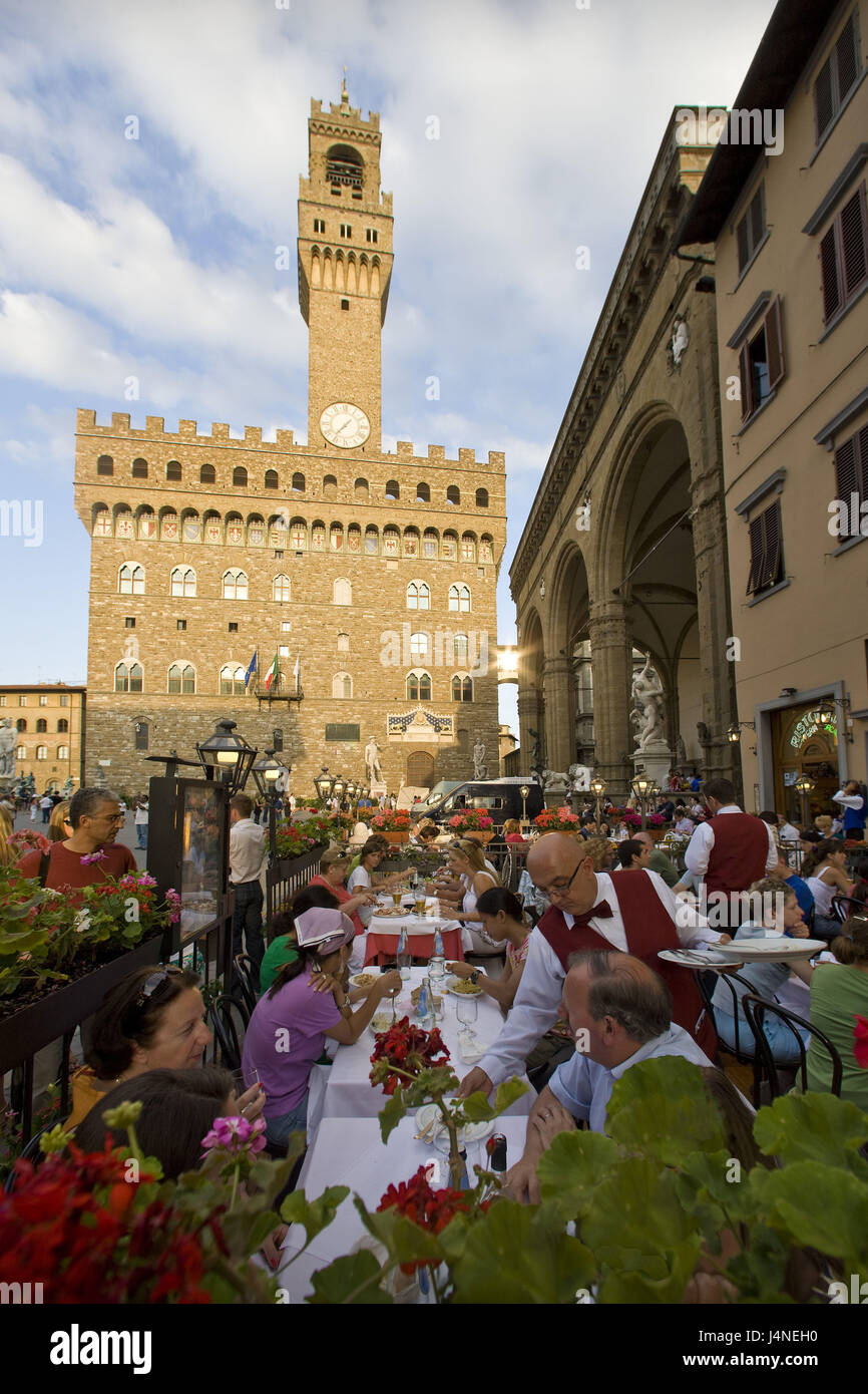 Italy, Tuscany, Florence, Piazza della Signoria, Palazzo Vecchio, bar, waiter, tourist, no model release Stock Photo
