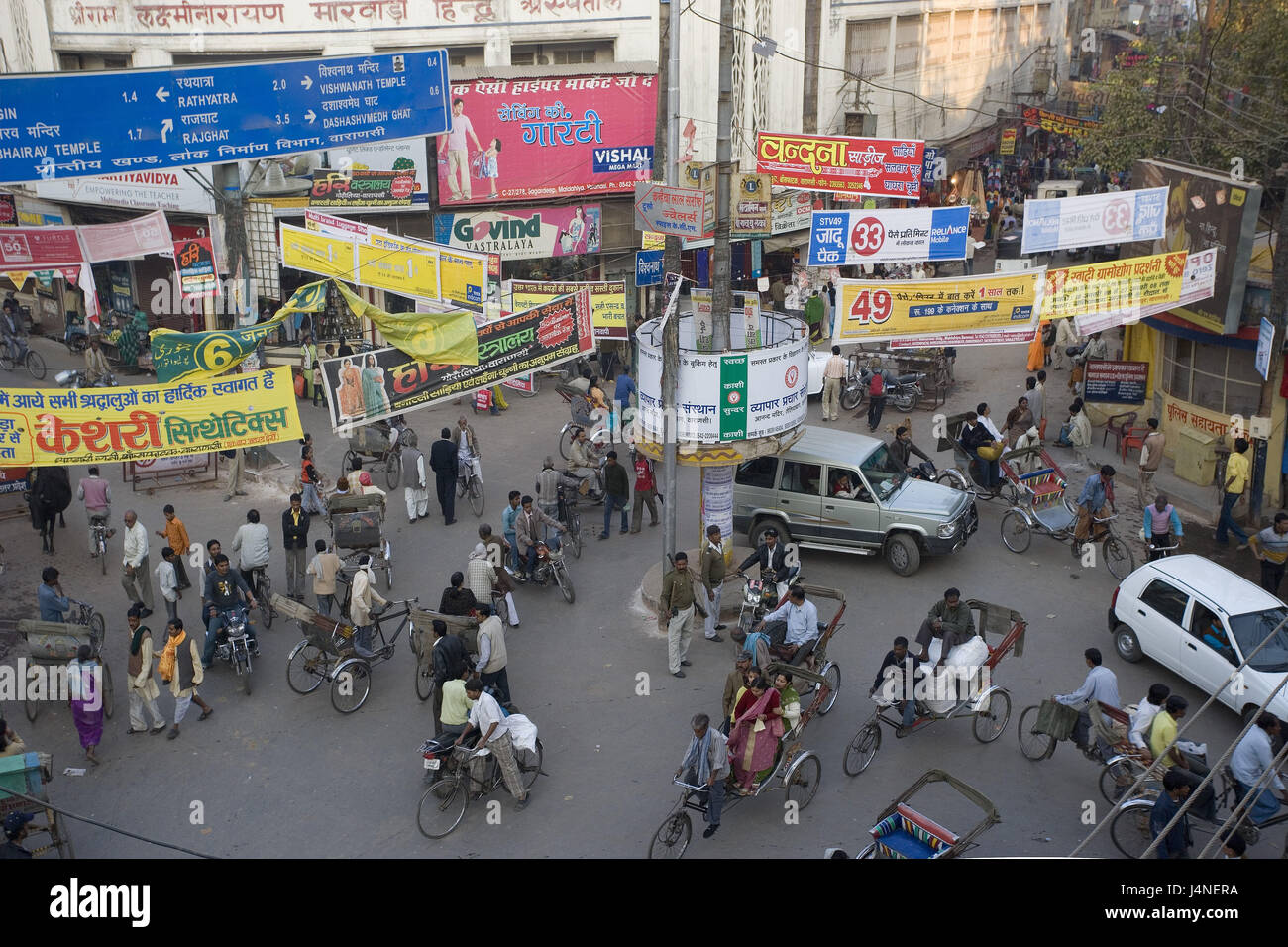 India, Uttar Pradesh, Benares, centre of the city, street scene, from above, Stock Photo