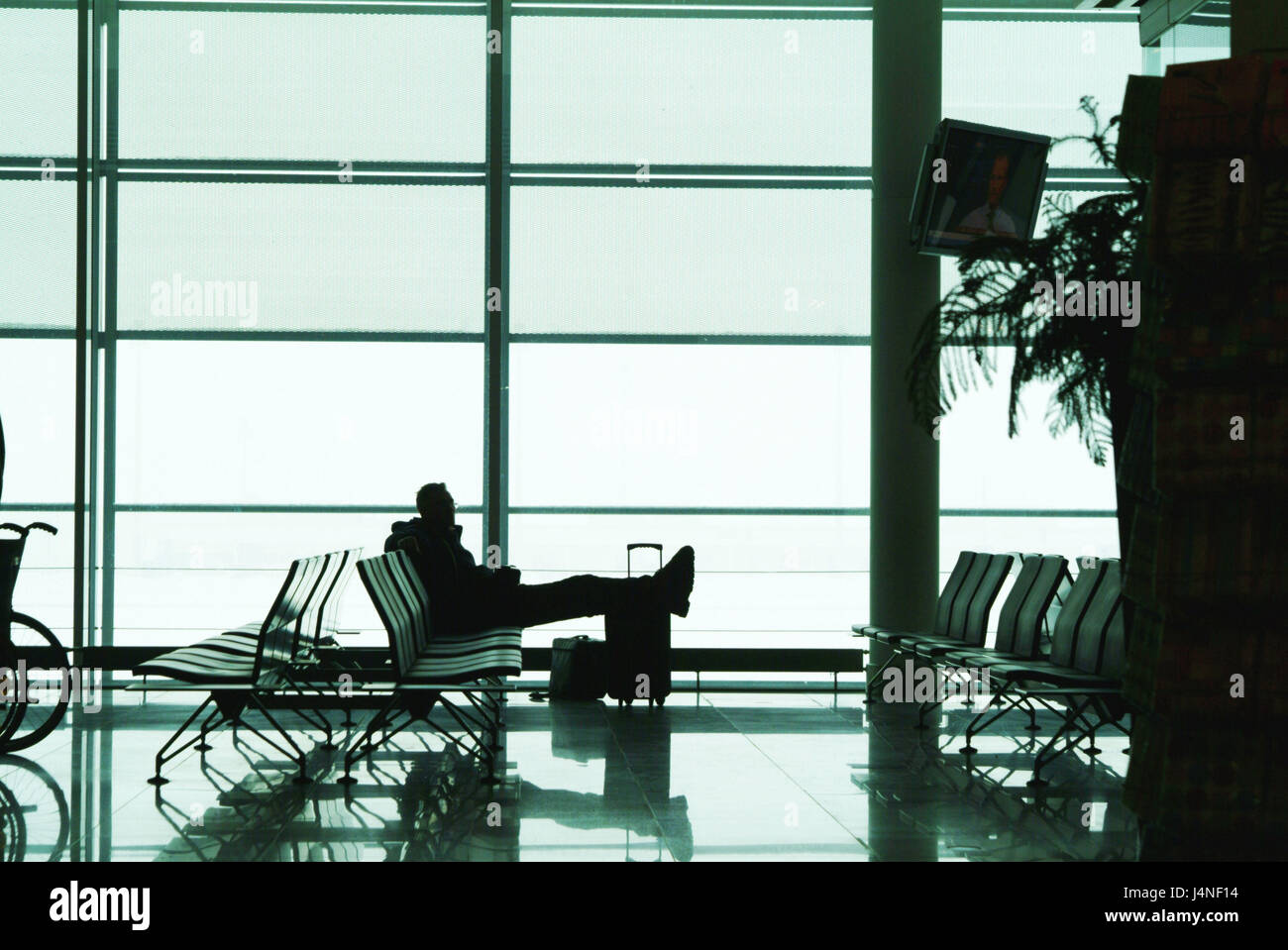 Airport passengers silhouette hi-res stock photography and images - Alamy
