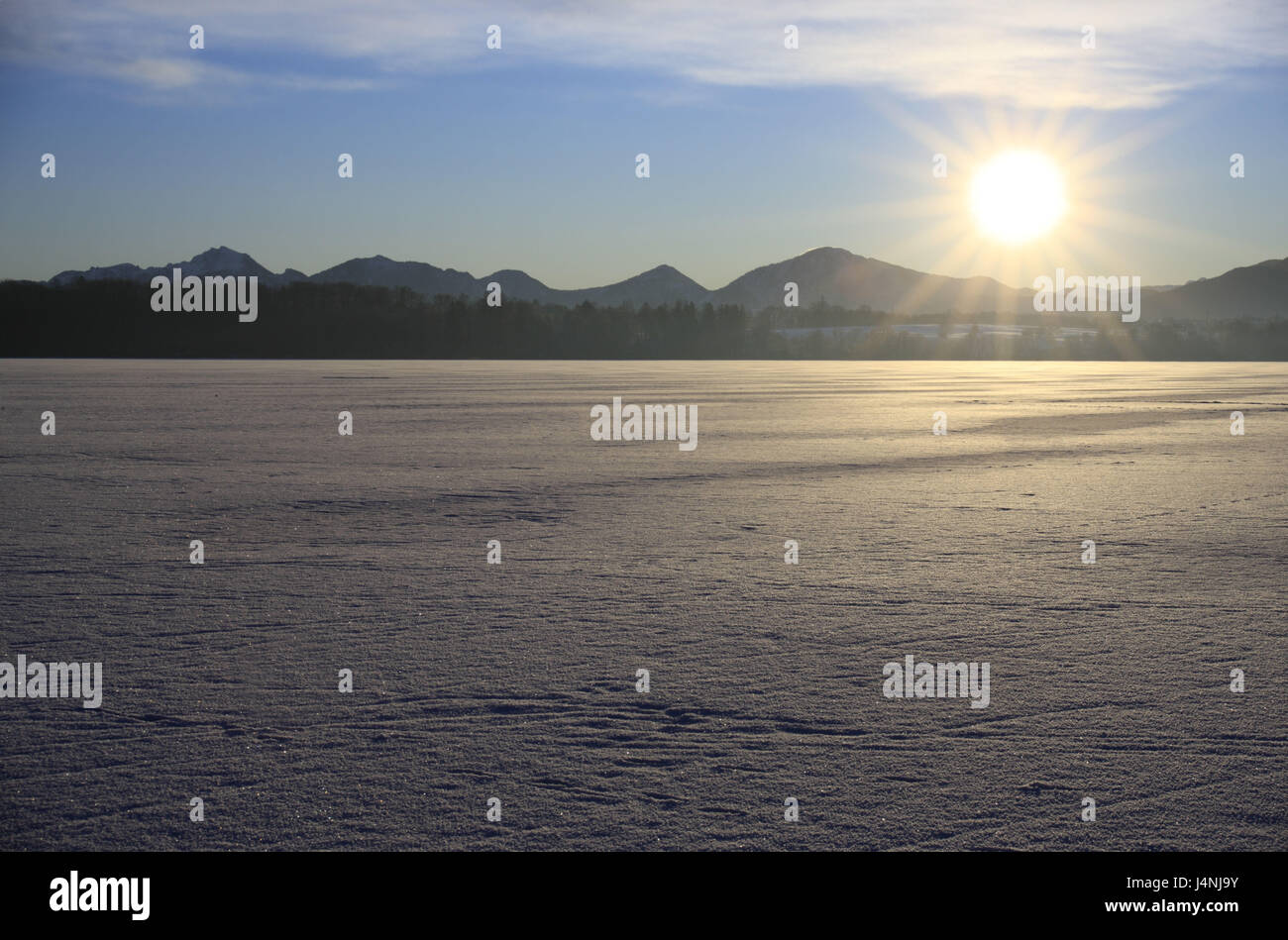 Germany, Bavaria, priest's angle, series lake, col mountain, Benediktenwand, raven head, winter, back light, Stock Photo