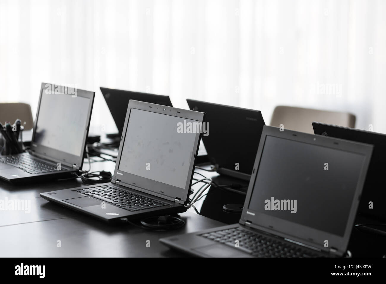Mini laptop Banque de photographies et d'images à haute résolution - Alamy