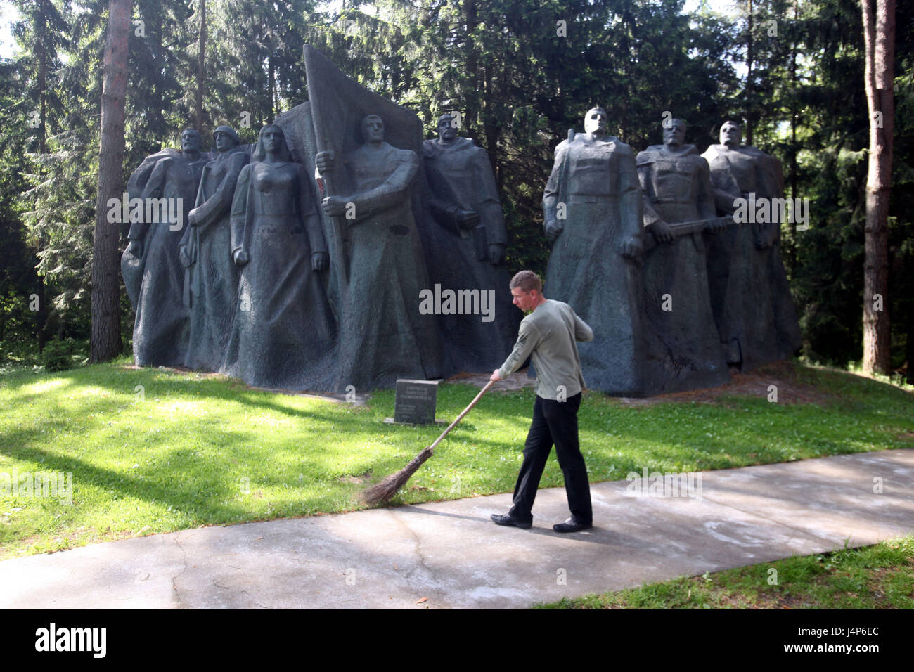 Lithuania, Grutas, Grutas park, subject park, sculpture group, Soviet, office worker, way, sweep, Stock Photo