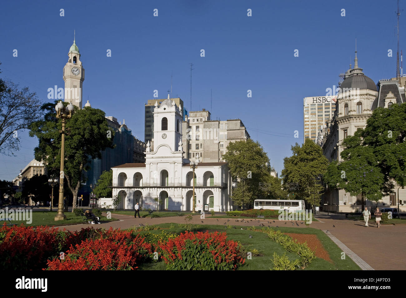 Argentina, Buenos Aires, plaza de Mayo, Cabildo, passers-by, Stock Photo