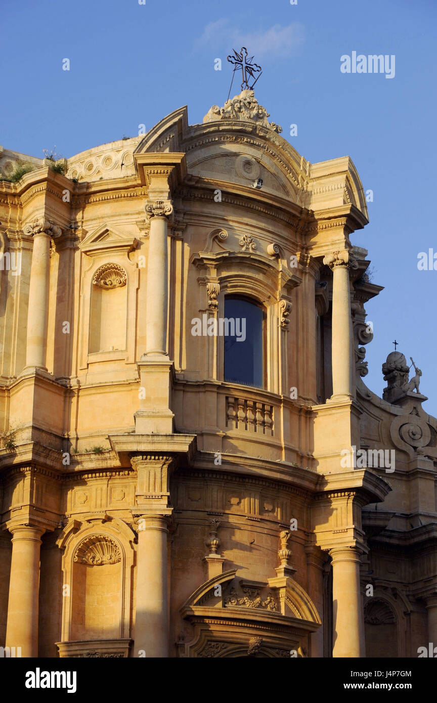 Italy, island Sicily, Noto, Piazza XVI Maggio, church San Domenico, facade, detail, evening light, Stock Photo