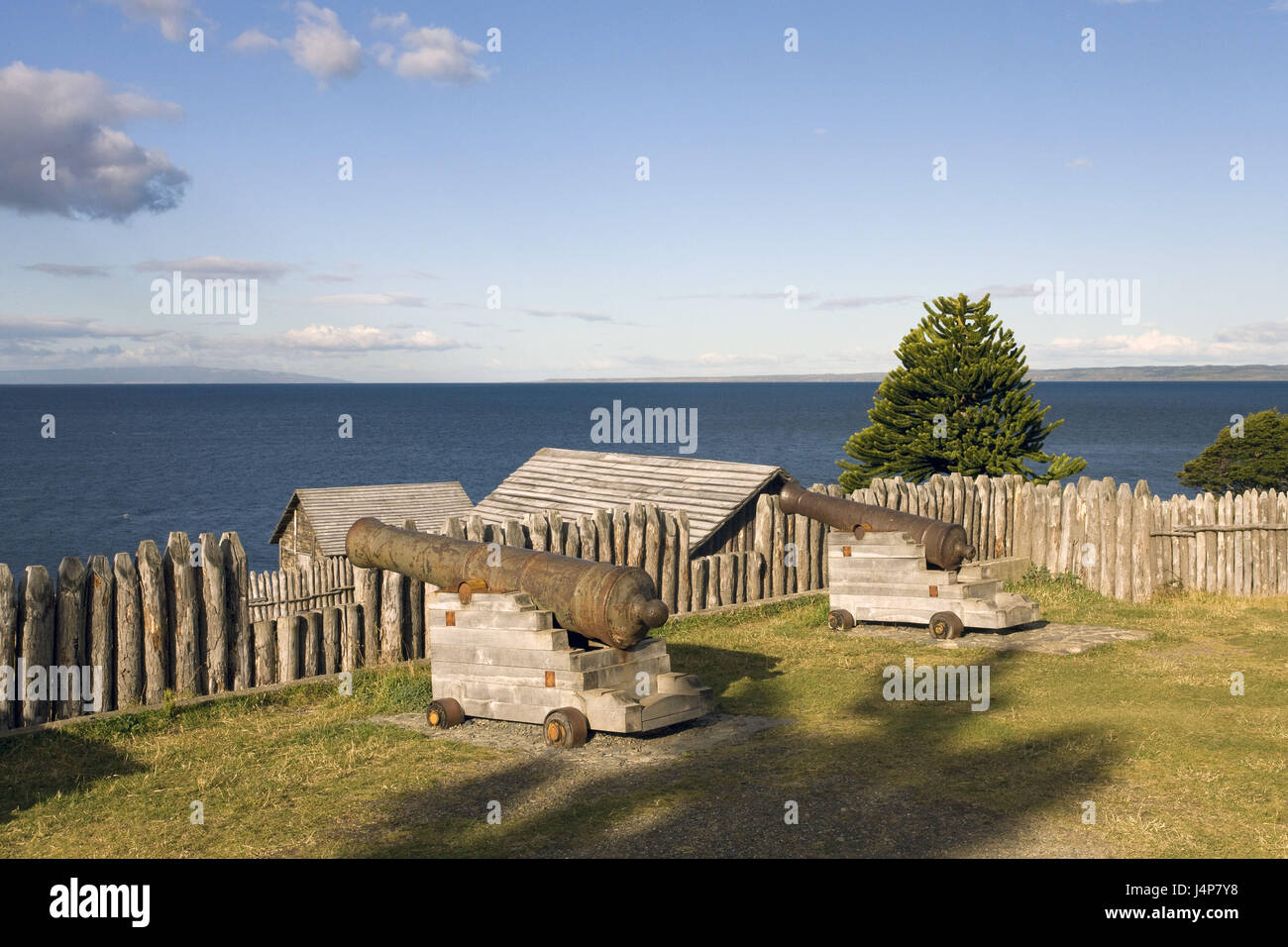 Chile, Patagonia, Punta Arenas, Fuerte Bulnes, timber houses, cannons, Stock Photo
