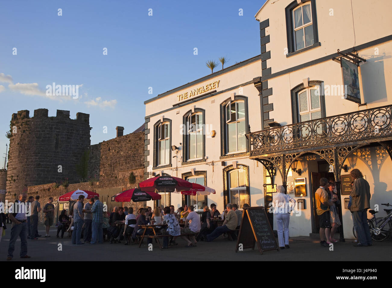 Wales, Gwynedd, Caernarfon, The Anglesey pub Stock Photo Alamy