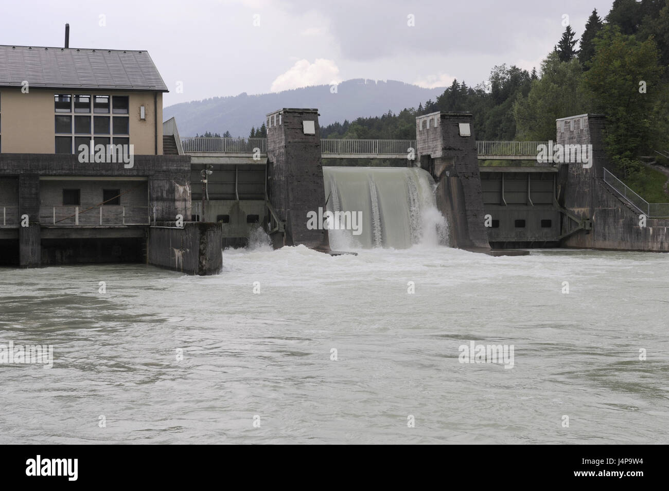 Hydroelectric power plant to the current production on the Isar with