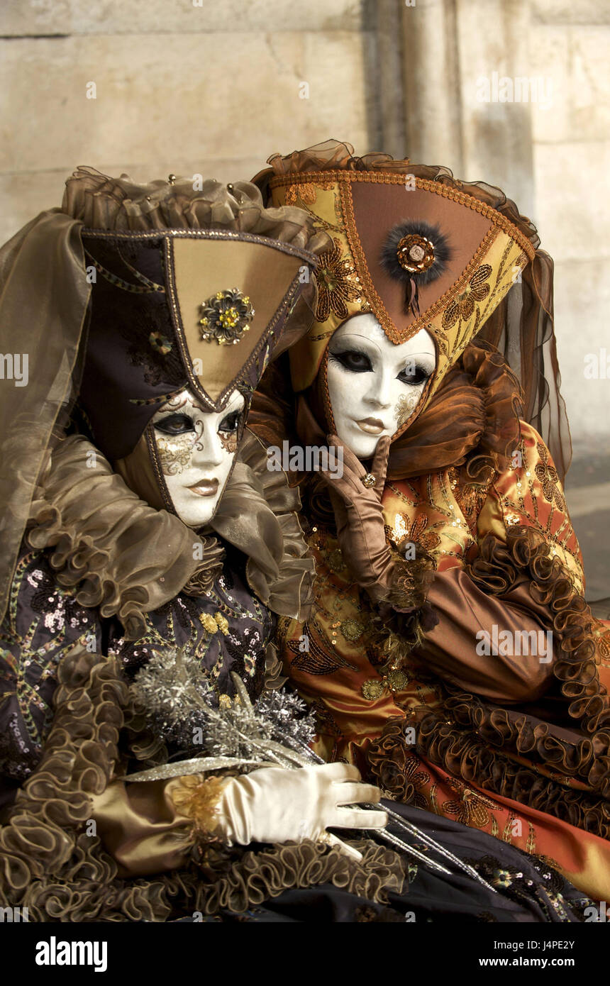 Venice carnival portrait two people hi-res stock photography and images ...