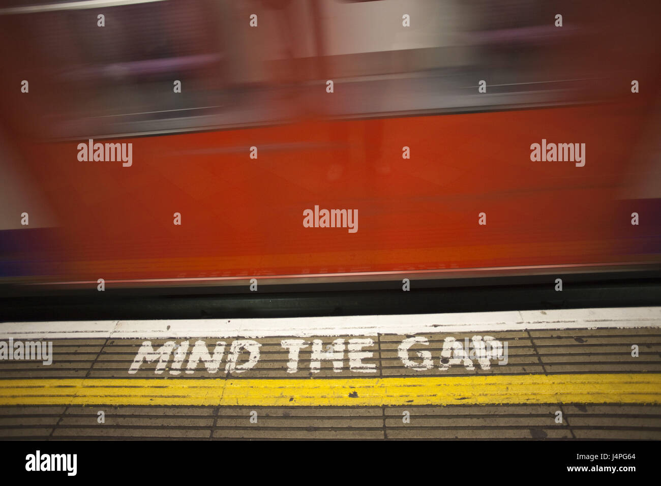 Great Britain, England, London, underground, subway stop, platform, tip