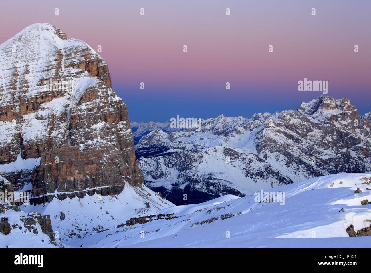 Rifugio Lagazuoi Hi-res Stock Photography And Images - Alamy