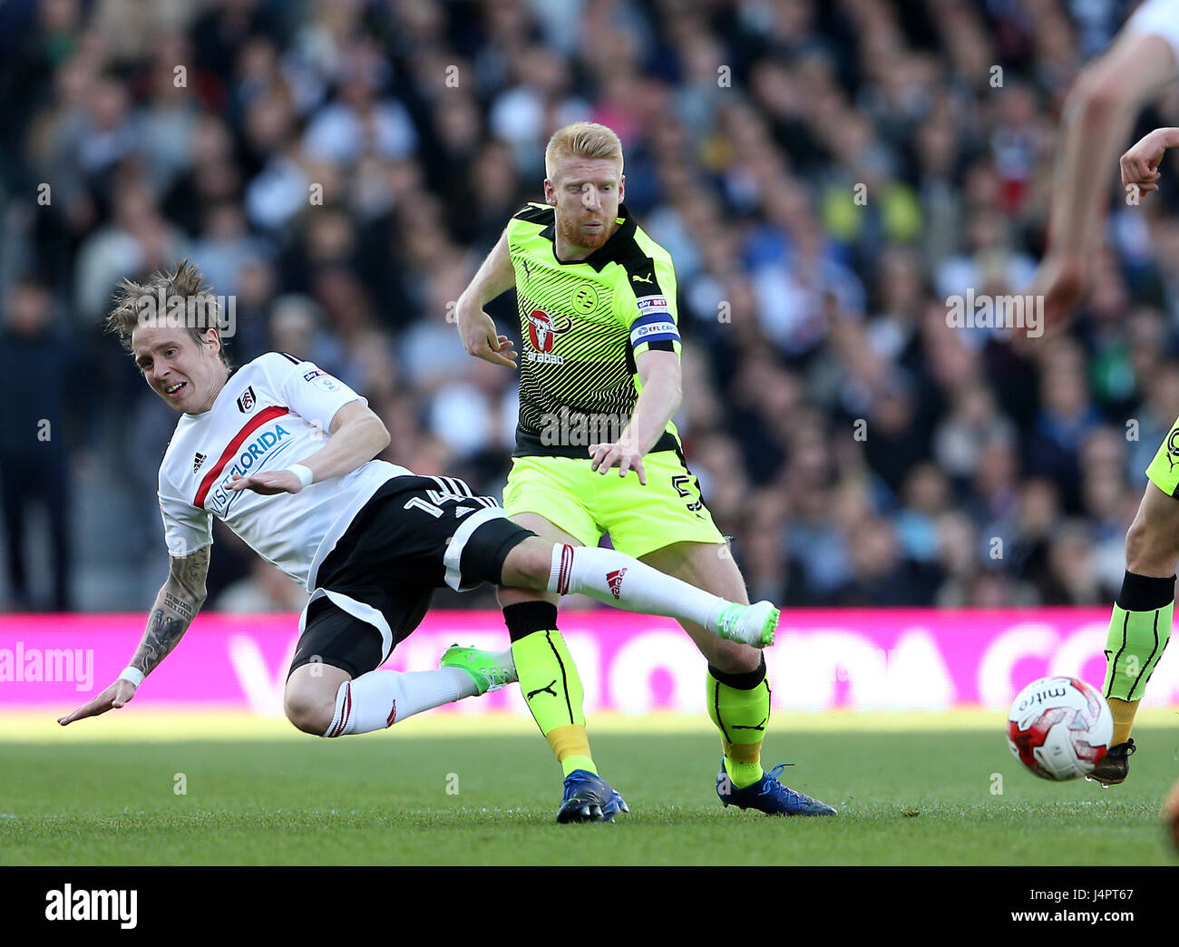 Reding S Paul Mcshane Challenges Fulham S Stefan Johansen During The Sky Bet Championship Play Off First Leg Match At Craven Cottage London Stock Photo Alamy